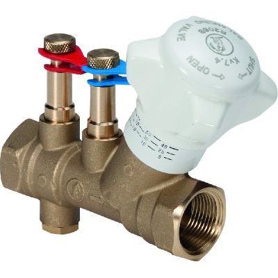 Прямой ручной клапан 1/2', хромированный, отвод с герметичной прокладкой.